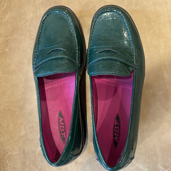 MBT Green Patent Leather Rocking Loafers | 40 - Picture 10 of 14